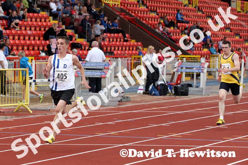 Mens junior 200 metres at the Gateshead Tartan Games Open.